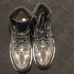 Adidas Size 15 Basketball Shoes Black/White